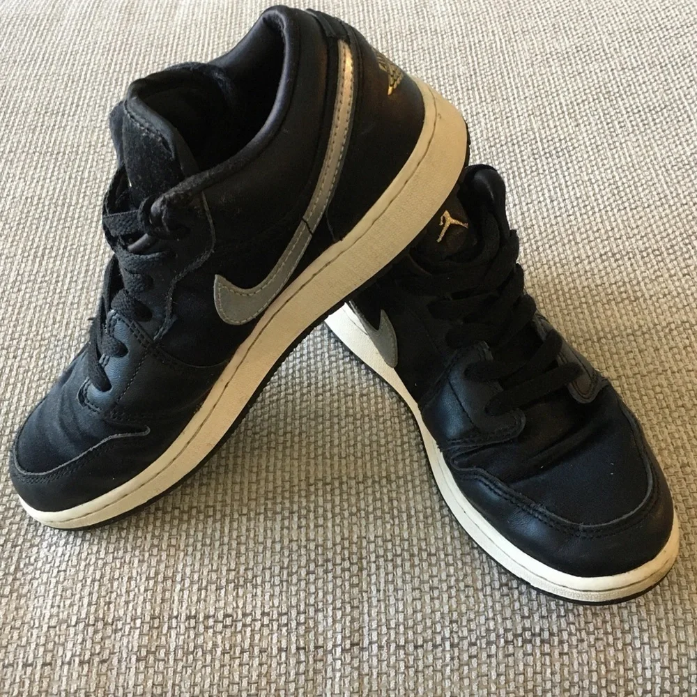 Nike Jordan Air 1 Size 5.5Y Sneakers